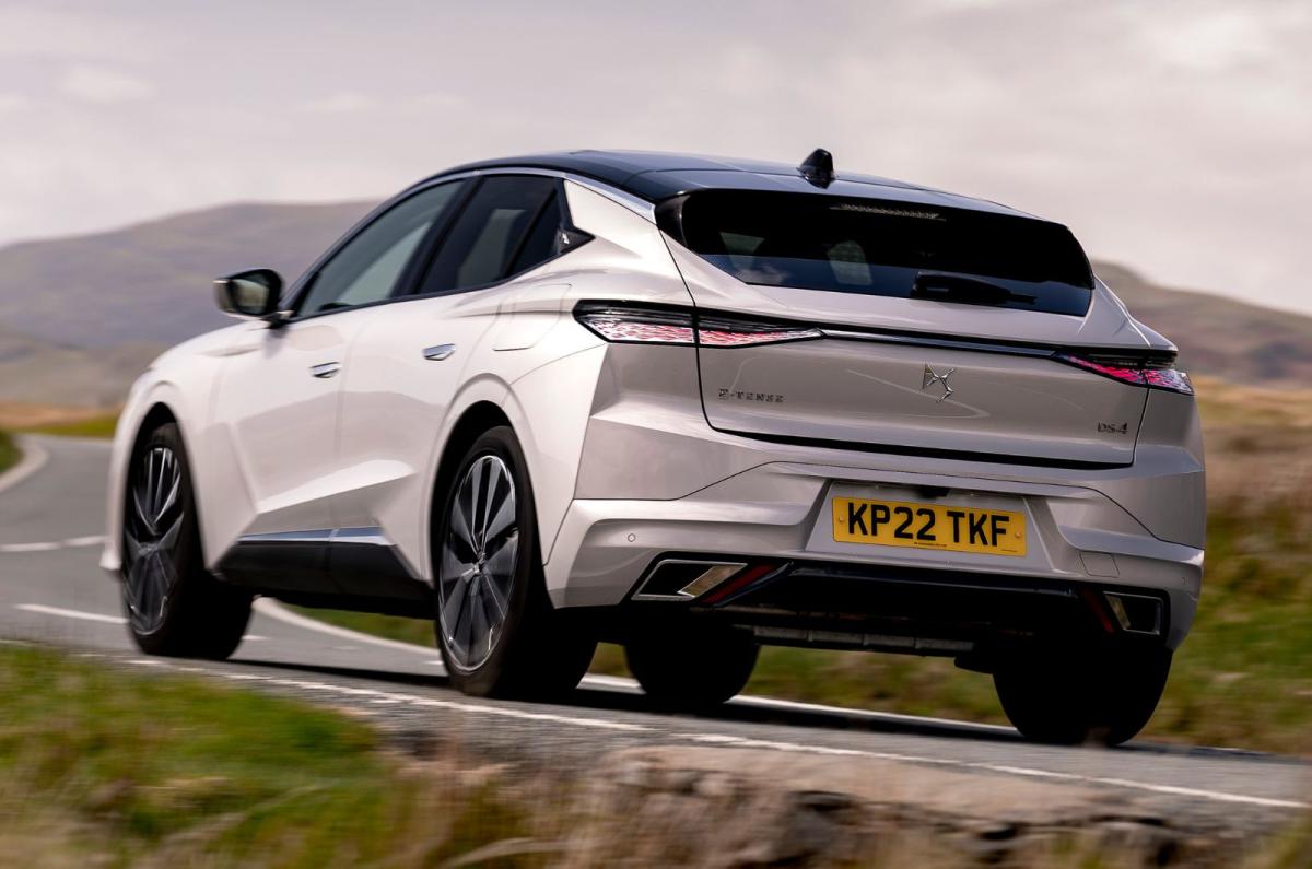 DS No 4 E-Tense tracking rear left