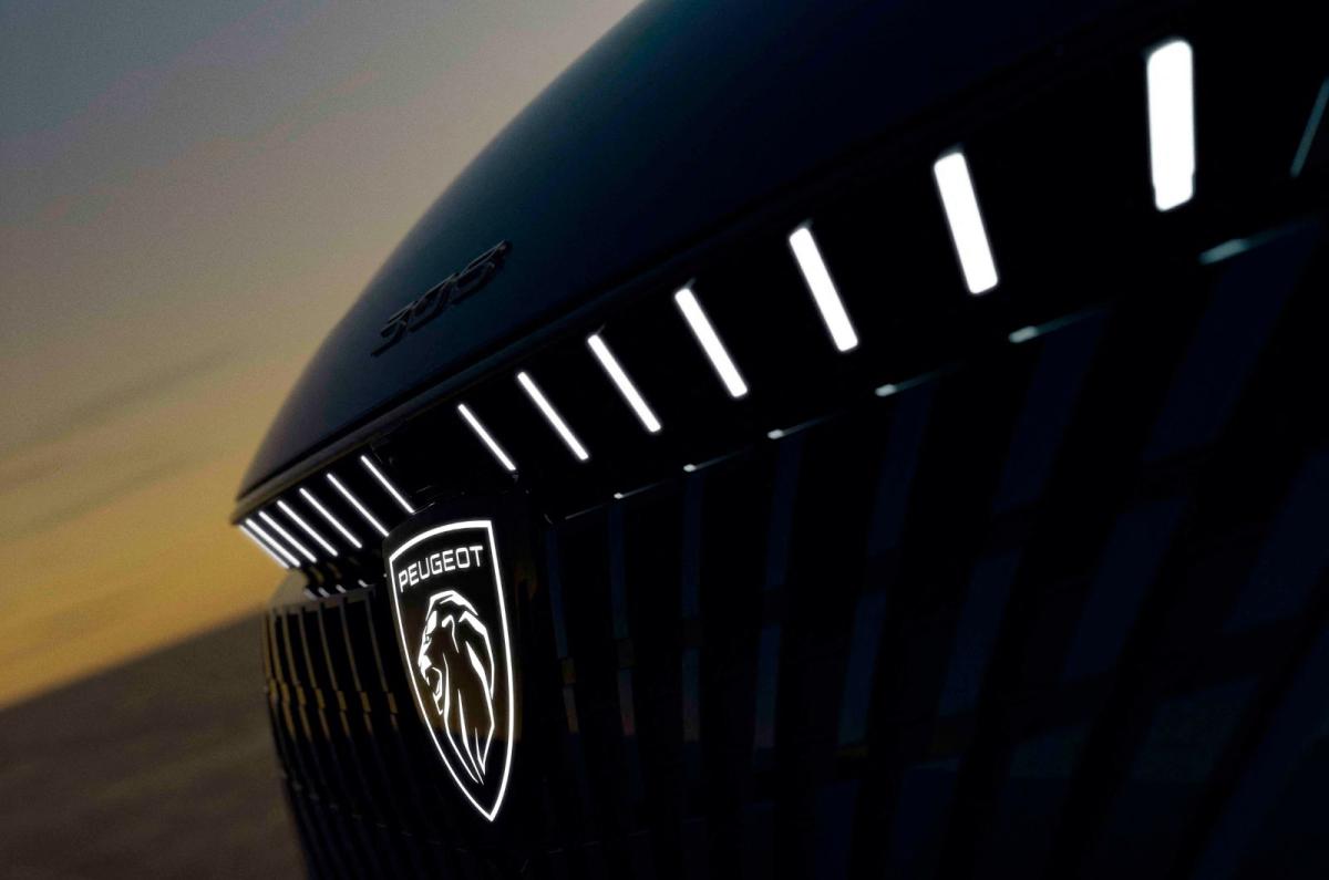 Peugeot 308 hatchback grille