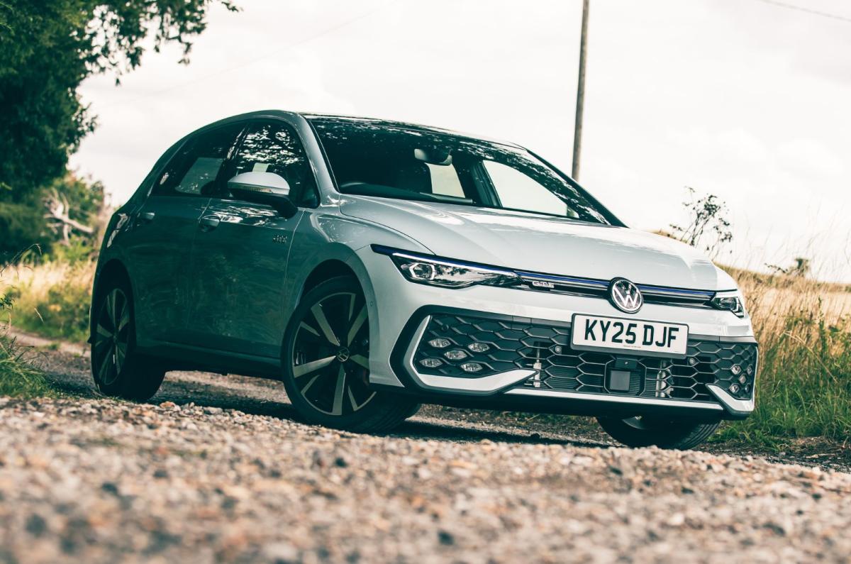 Volkswagen Golf GTE exterior still