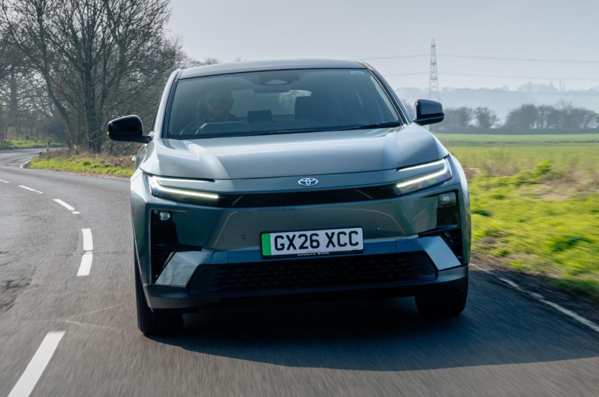 Toyota C-HR+ front dynamic
