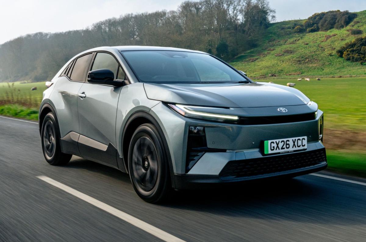 Toyota C-HR+ front dynamic