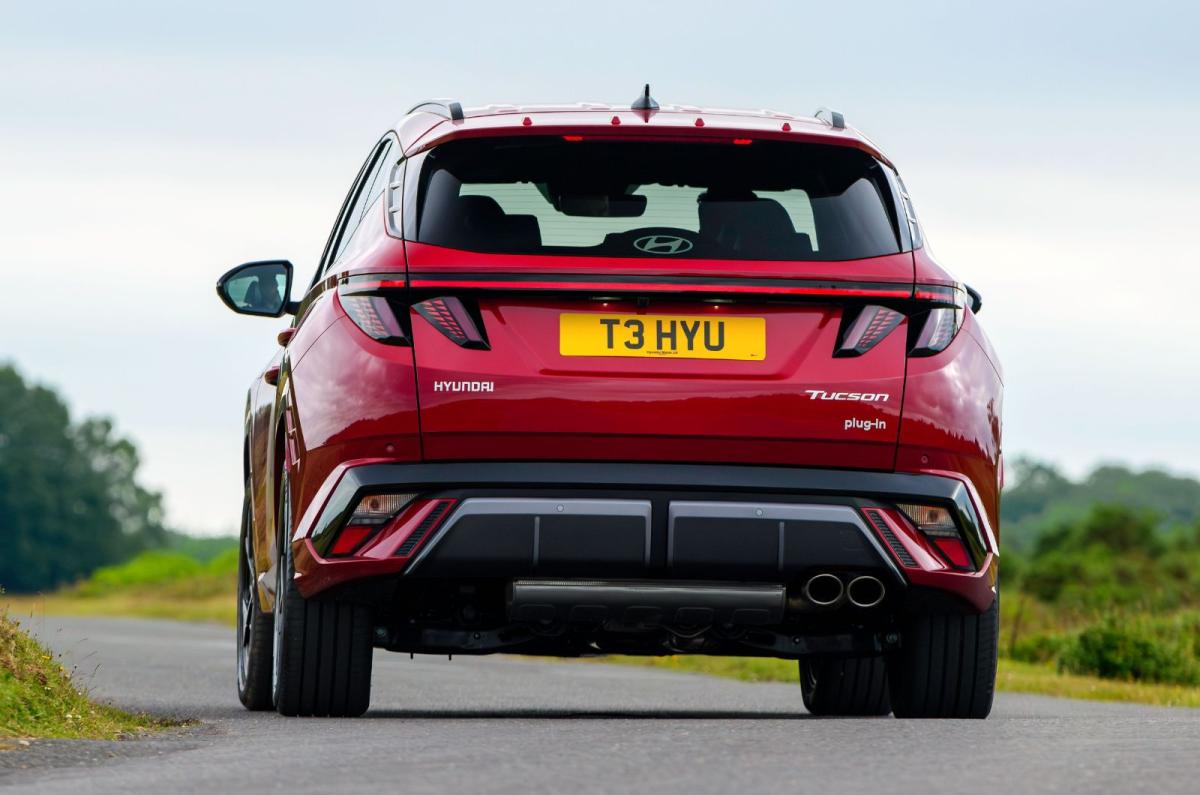 Hyundai Tucson rear cornering