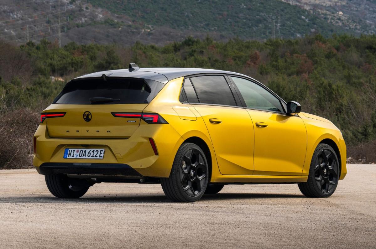 2026 Vauxhall Astra exterior still