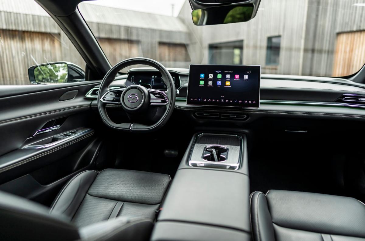 Mazda 6e interior