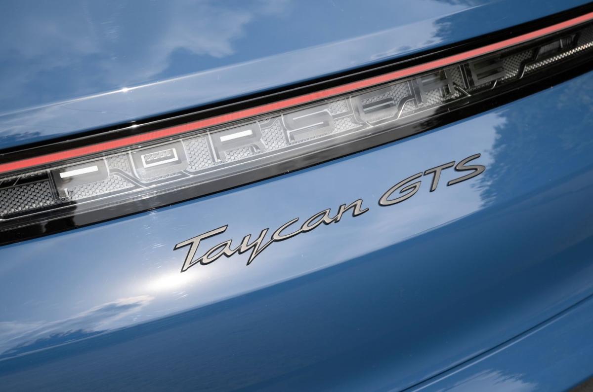 Porsche Taycan Sport Turismo exterior badge