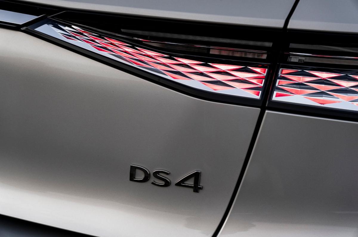 DS No 4 E-Tense rear badge detail