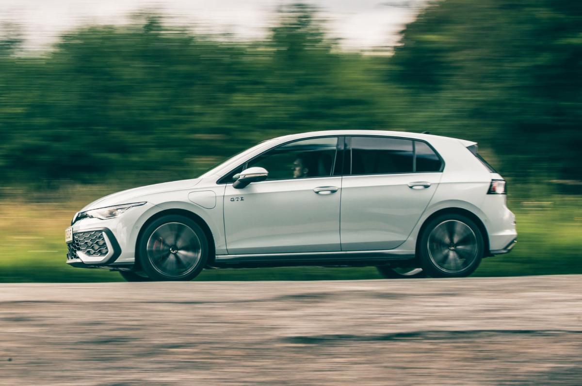 Volkswagen Golf GTE side profile dynamic