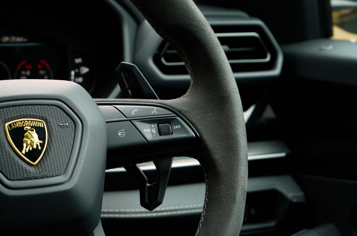 Lamborghini Urus interior details