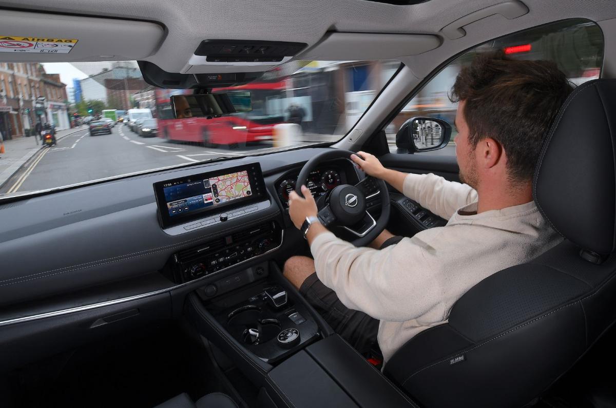 Nissan X-Trail interior driving