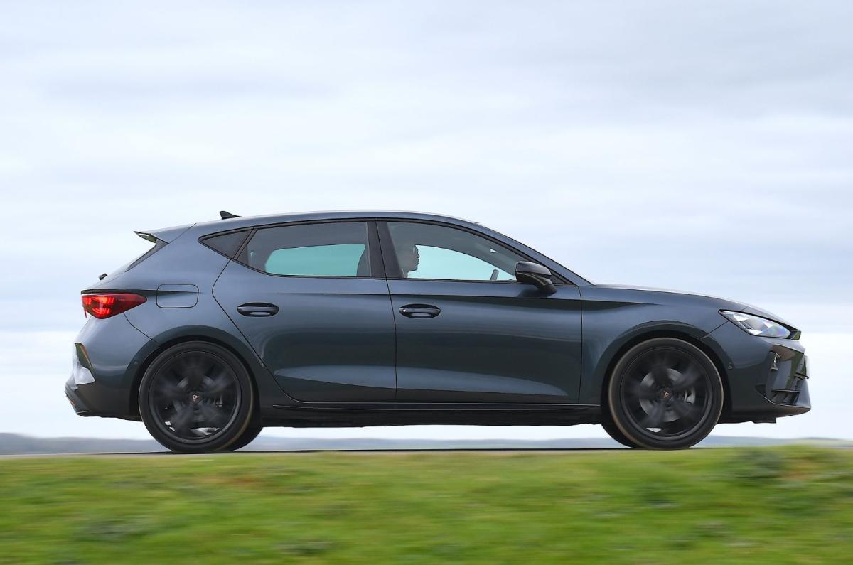 Cupra Leon side profile dynamic