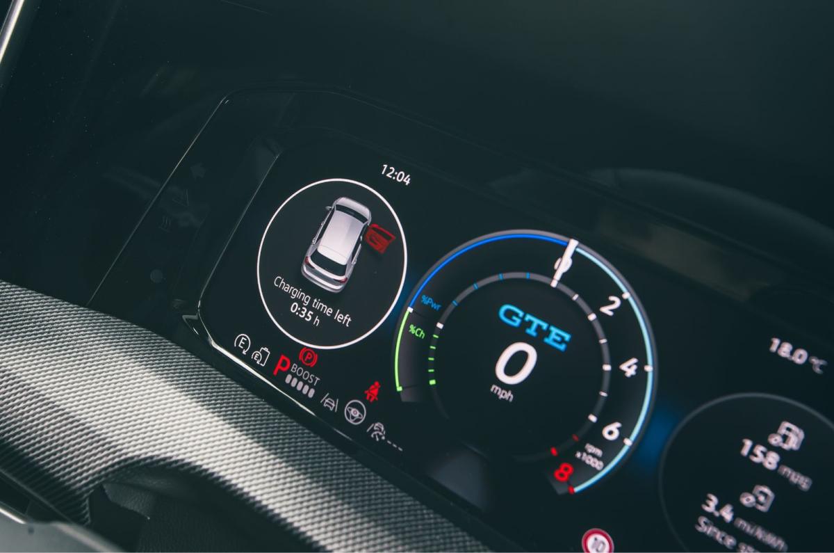 Volkswagen Golf GTE interior details