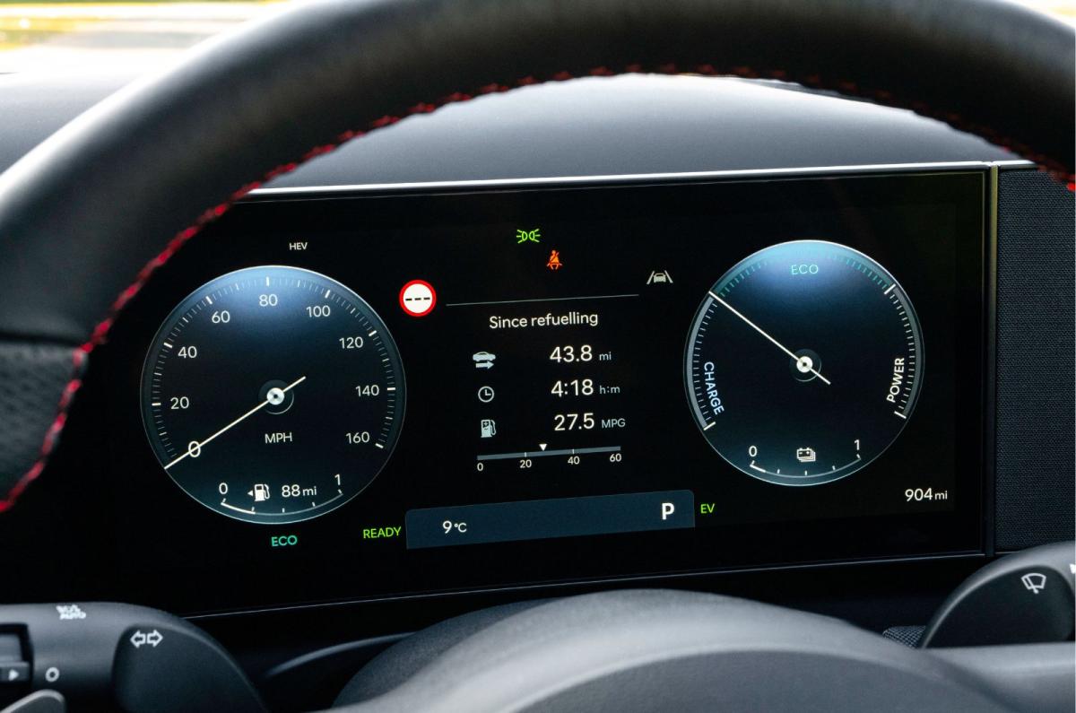Hyundai Tucson interior details