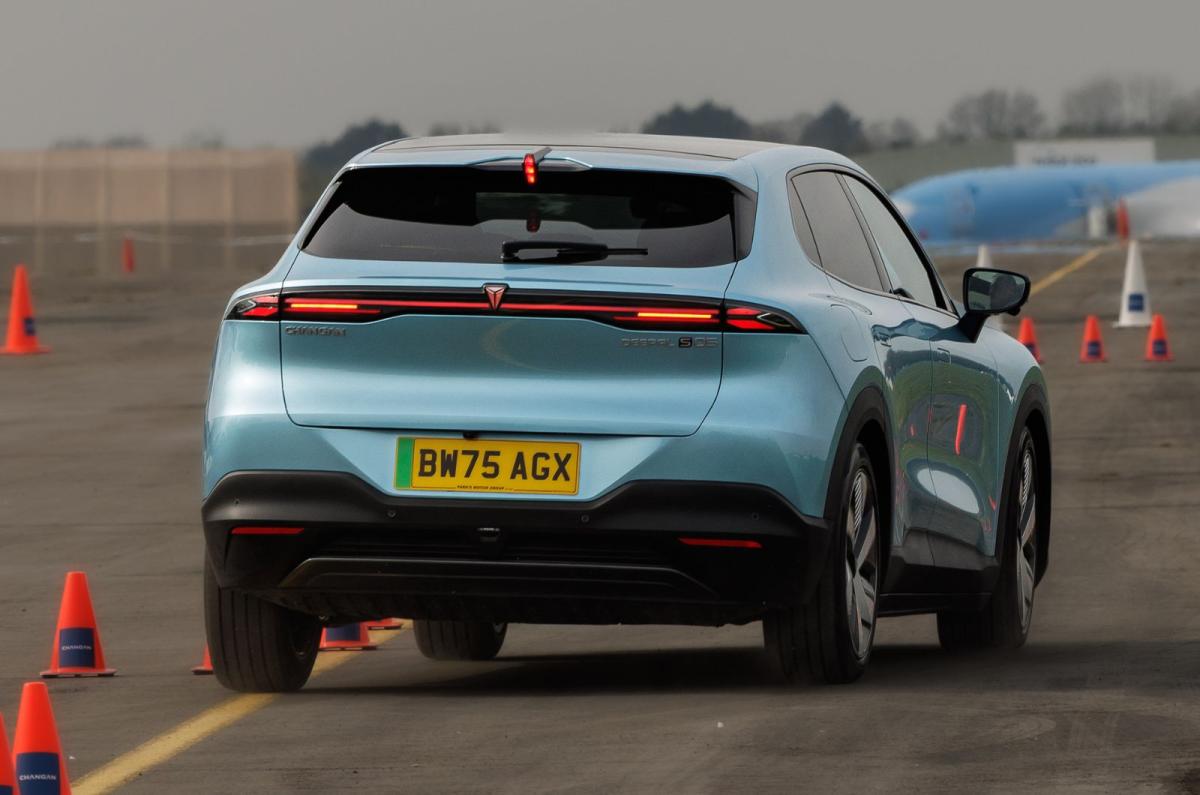 Changan Deepal S05 rear dynamic