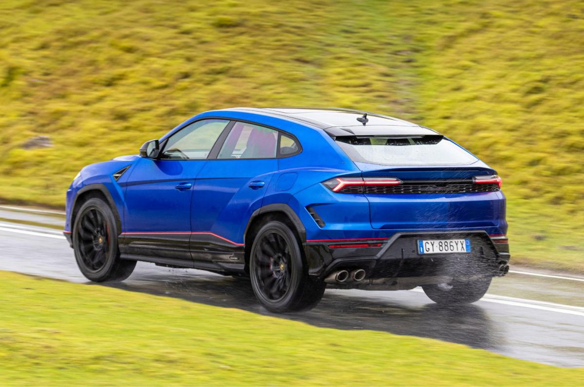 Lamborghini Urus rear left tracking