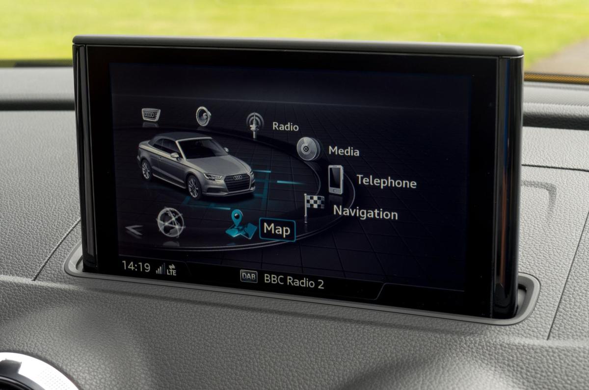 Used Audi A3 Cabriolet infotainment