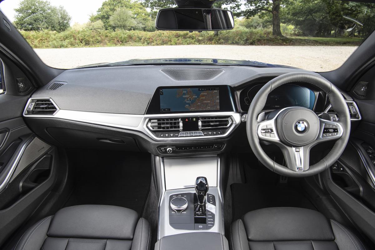 Used BMW 3 Series Touring 2019-present interior dashboard