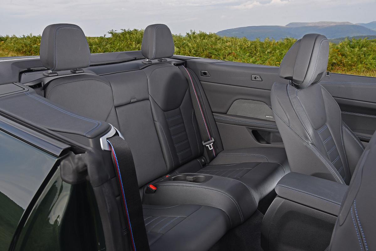 Used BMW 4 Series Convertible 2021-present interior back seats