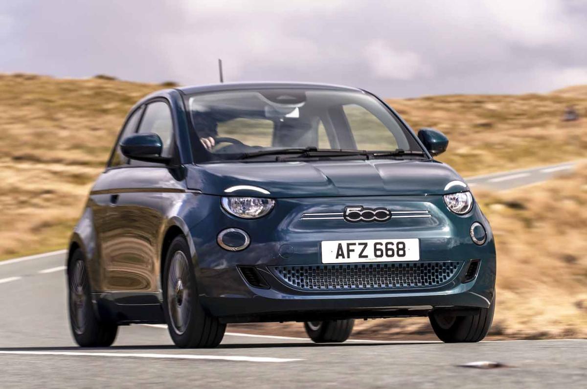 Fiat 500 electric 2022 front cornering