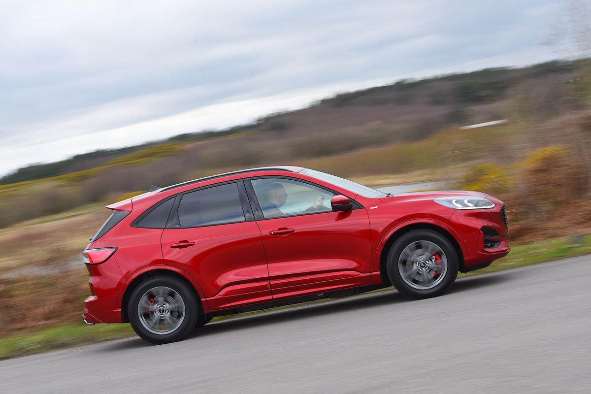 Used Ford Kuga 2020-present right panning