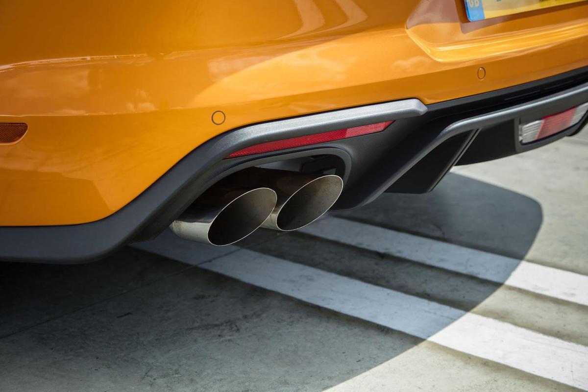 Used Ford Mustang rear exhaust