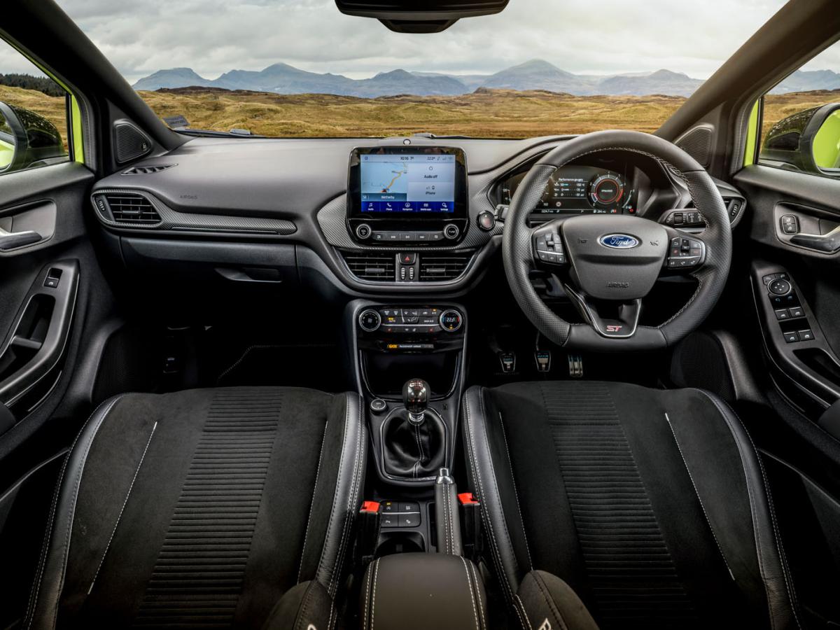 Ford Puma ST 2022 interior dashboard