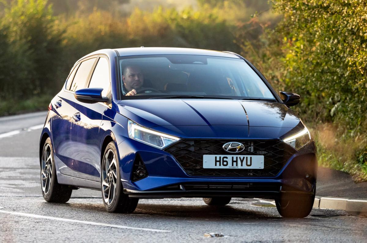 Used Hyundai i20 2020-present front cornering