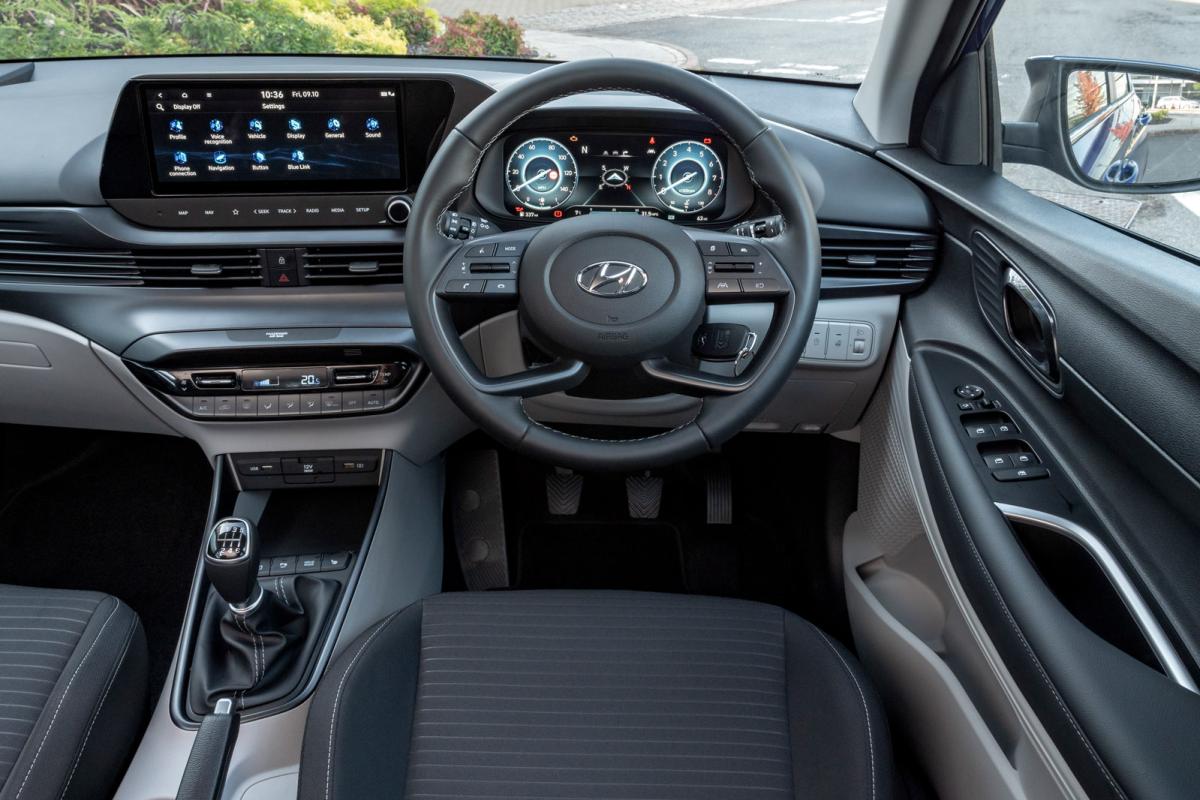 Used Hyundai i20 2020-present interior dashboard