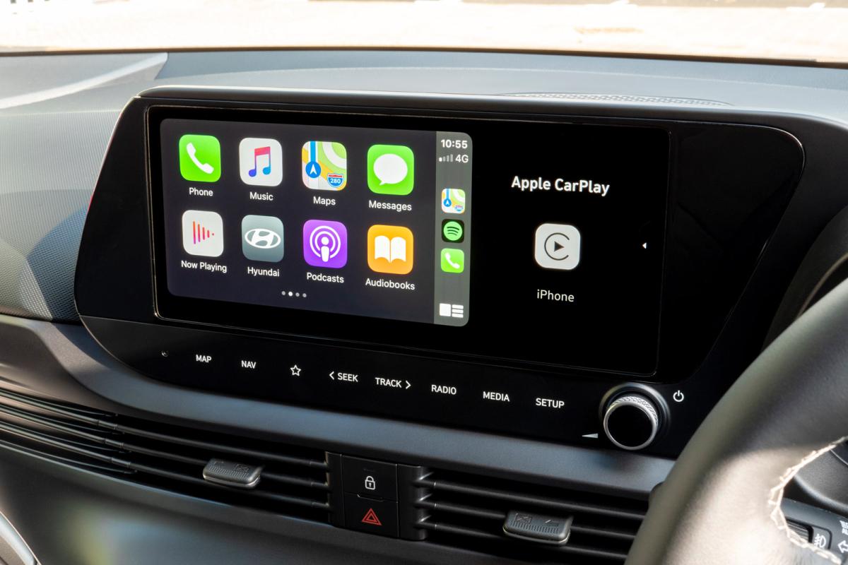 Used Hyundai i20 2020-present interior infotainment