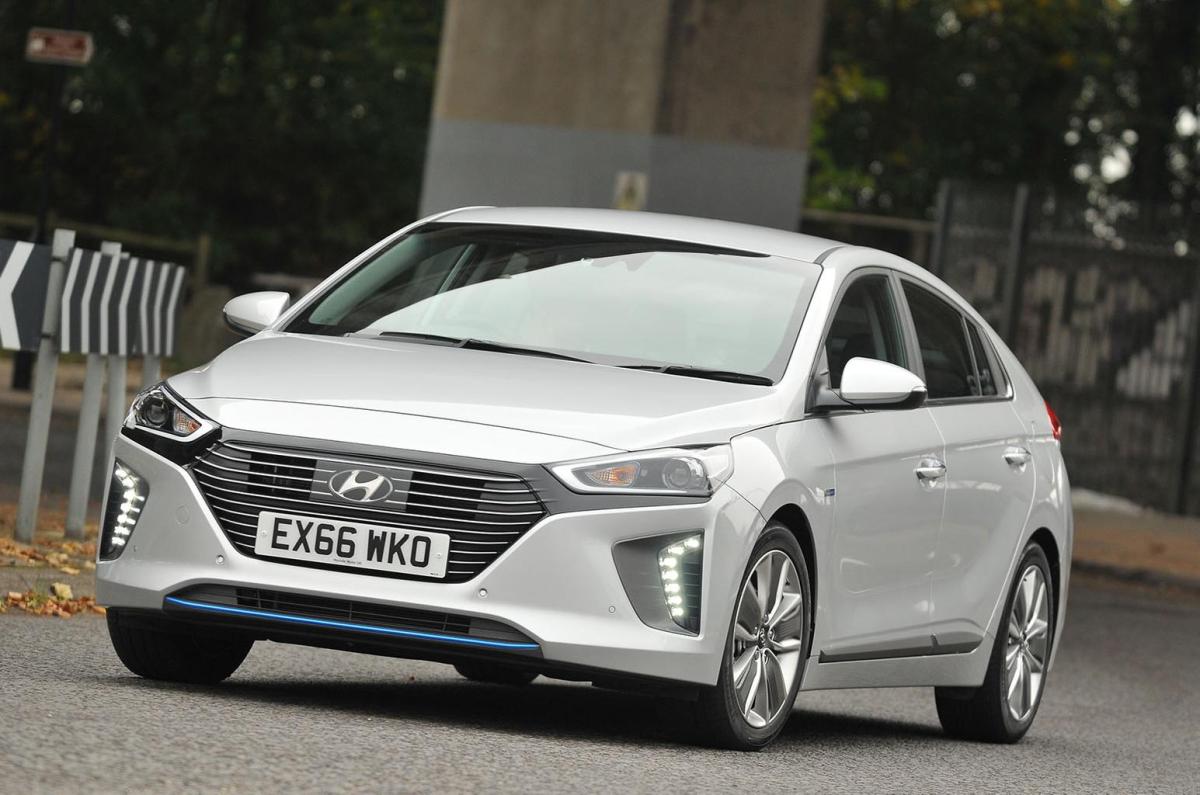 Used Hyundai Ioniq 2017-2022 front cornering