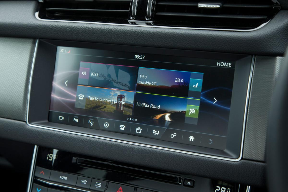 Used Jaguar XF 2015-2024 infotainment