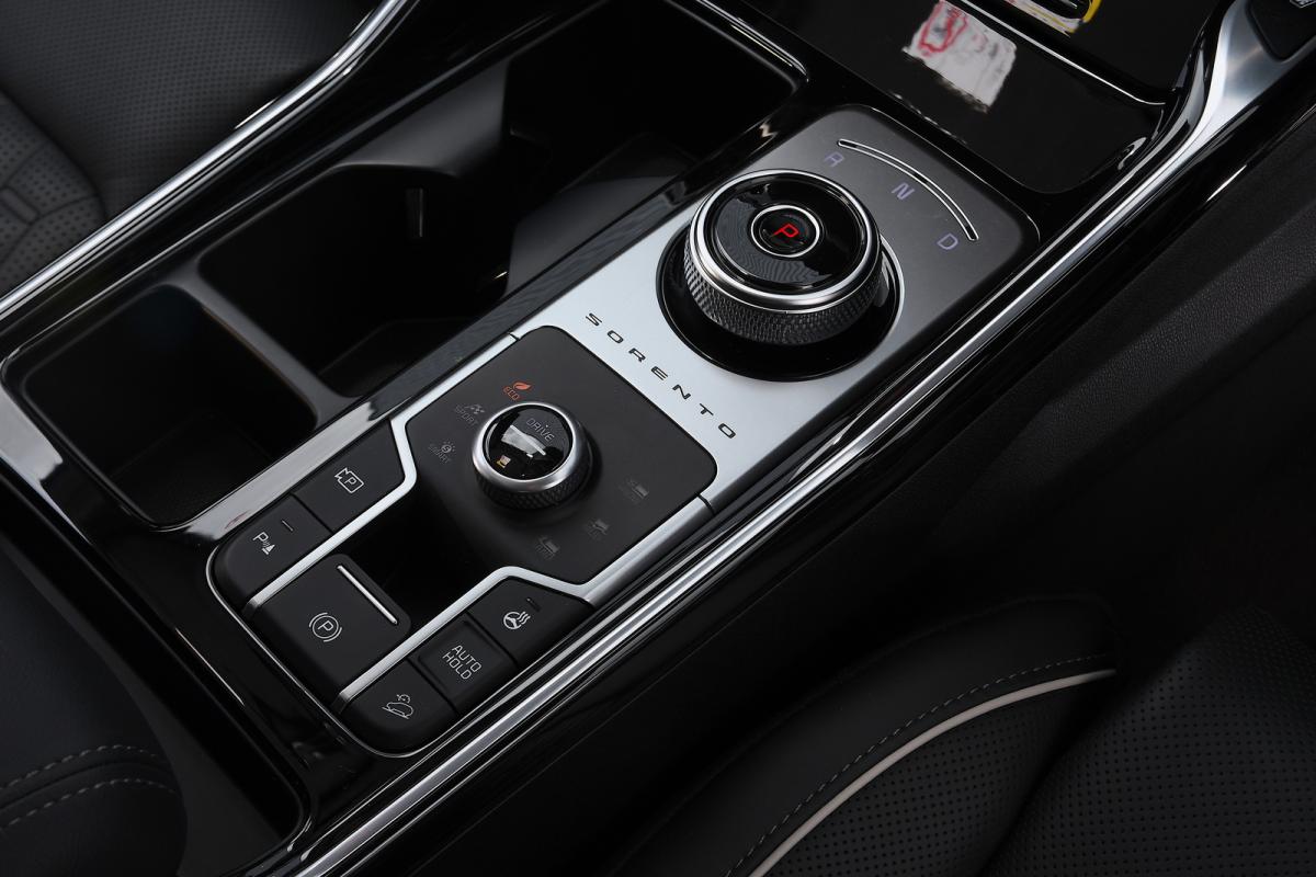 Used Kia Sorento 2020-present interior detail
