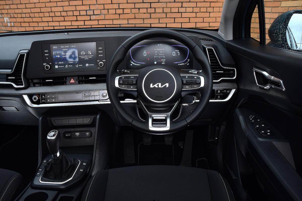 Used Kia Sportage 2021-present interior dashboard