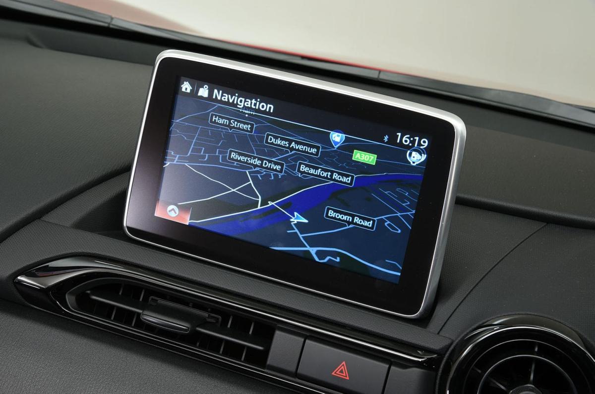 Used Mazda MX-5 2015-present infotainment