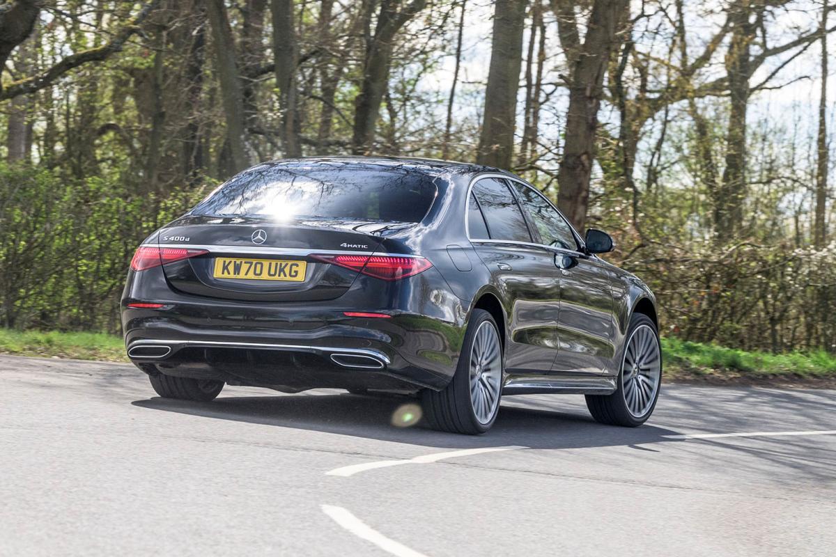 Used Mercedes S-Class 2021-present rear cornering