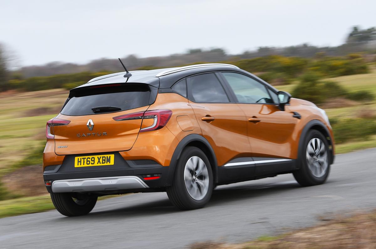 Used Renault Captur 2020-present front cornering, orange 69-plate car