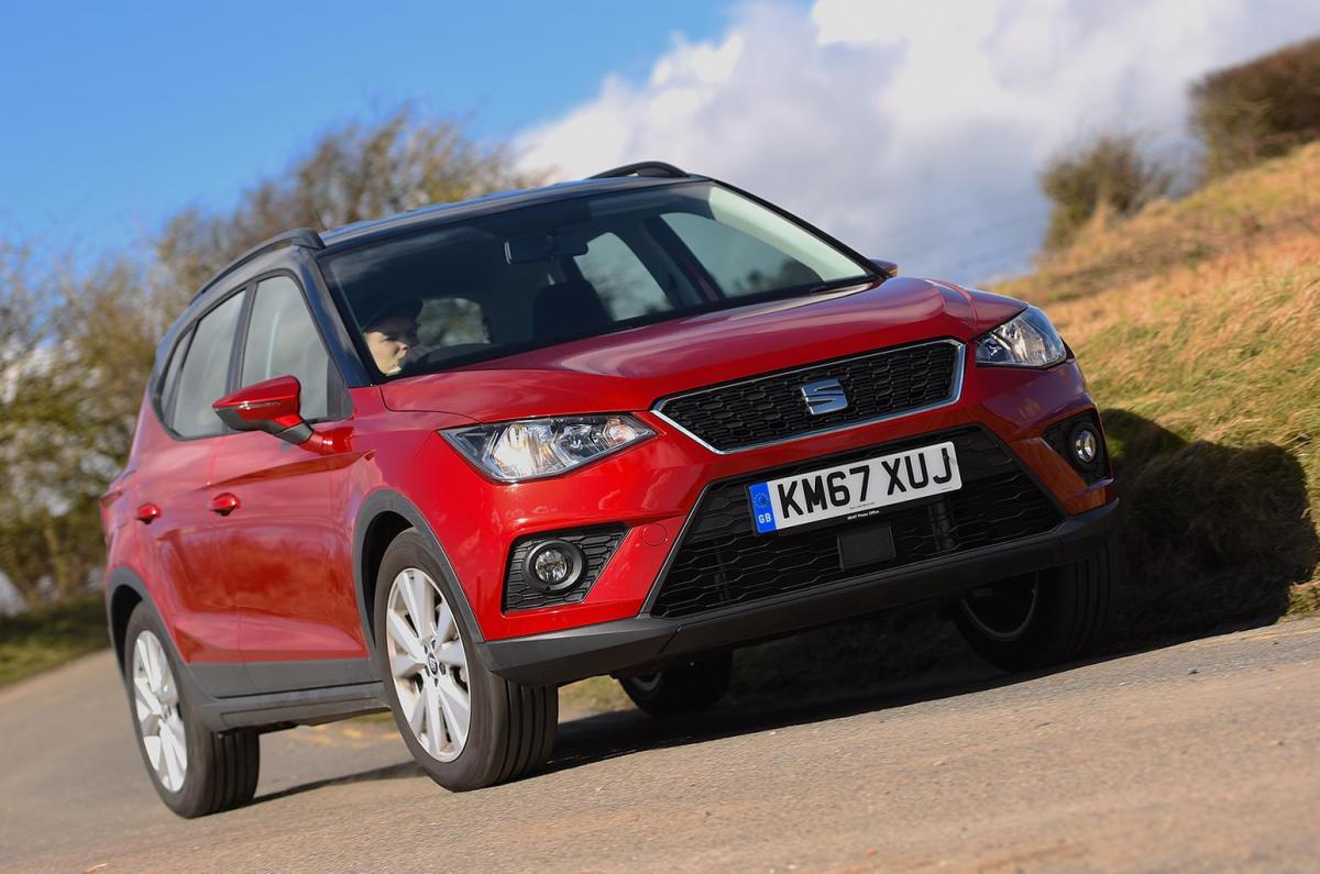 Used Seat Arona 2018-present front three-quarters driving