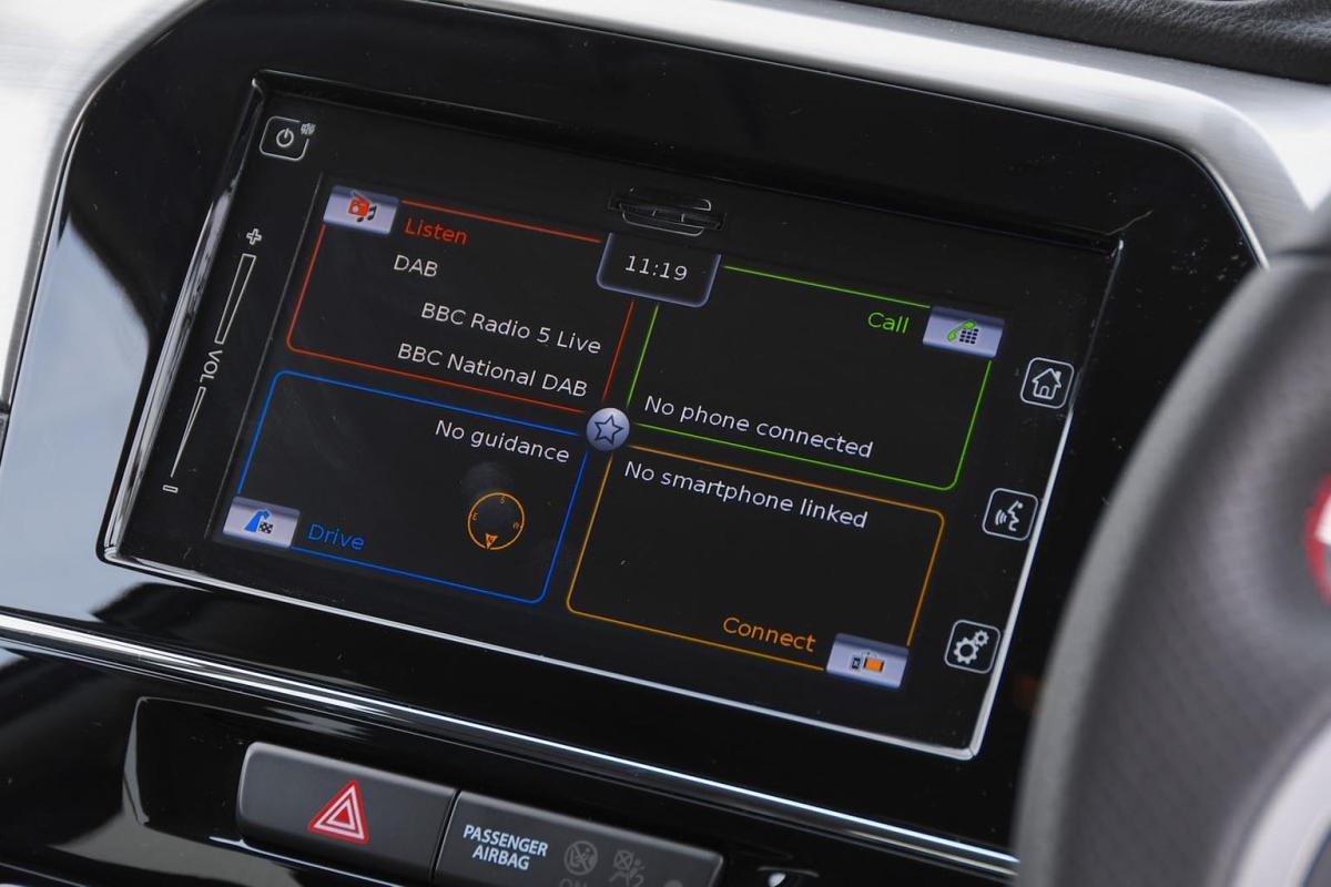Used Suzuki Vitara 2015-present infotainment