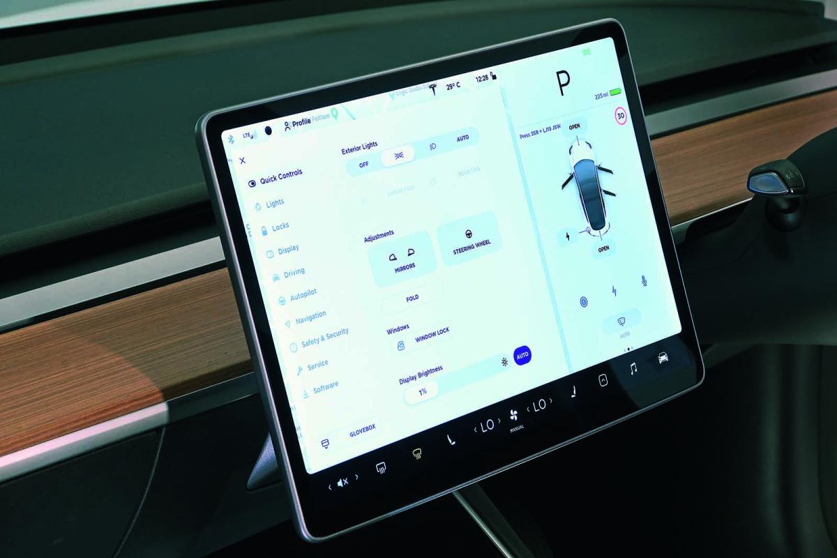 Used Tesla Model 3 2019-present infotainment