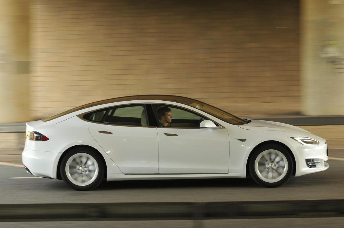 Used Tesla Model S 2014-2021 side
