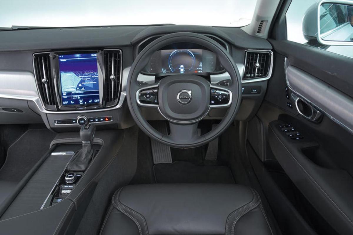 Used Volvo S90 2016-2023 dash