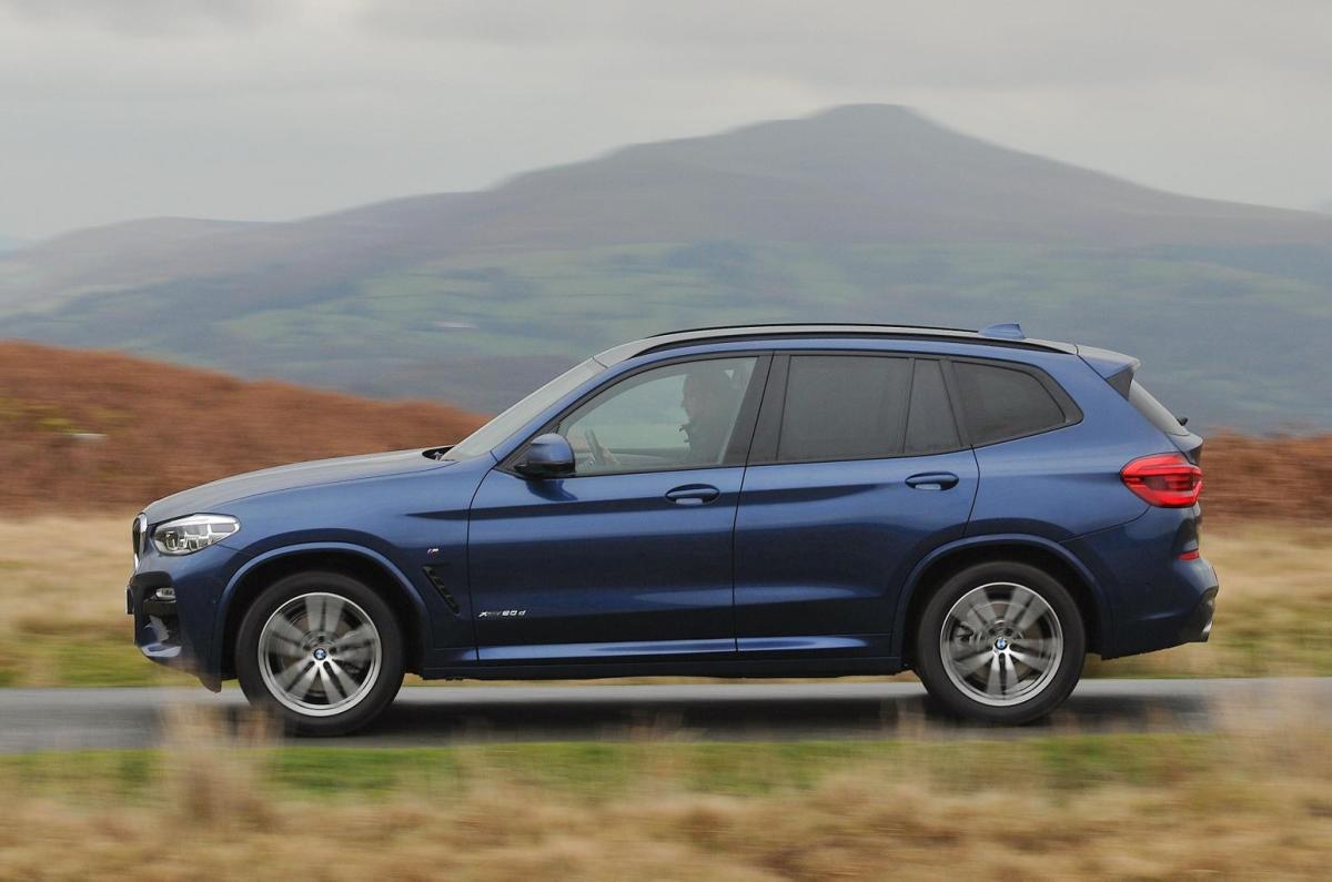 Used BMW X3 2018-2024 panning shot blue