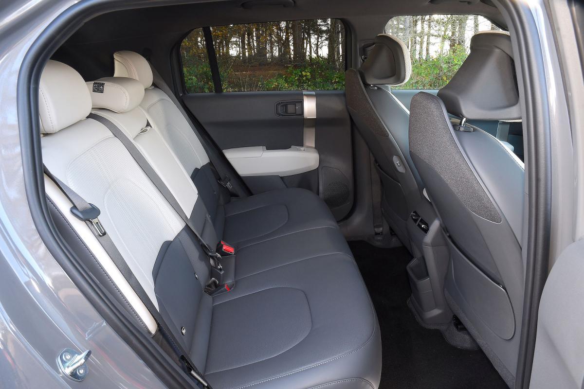 Used Kia EV3 2025-present back seats