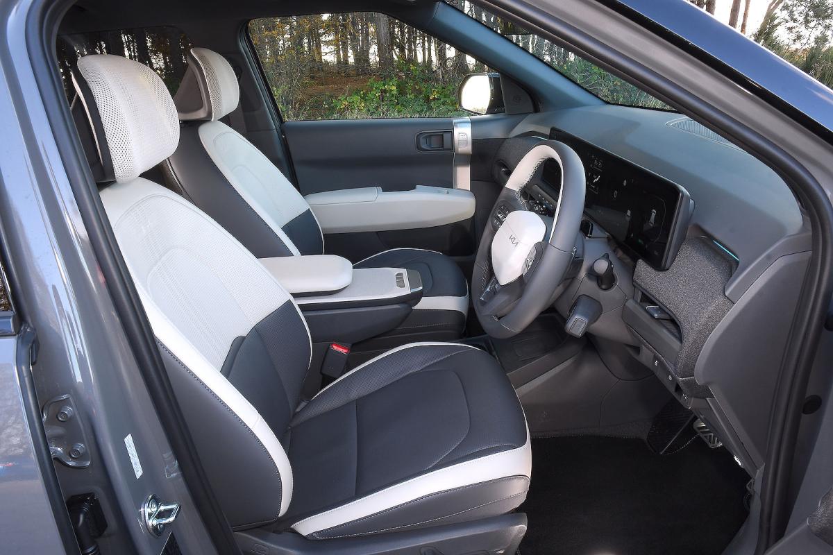 Used Kia EV3 2025-present front seats