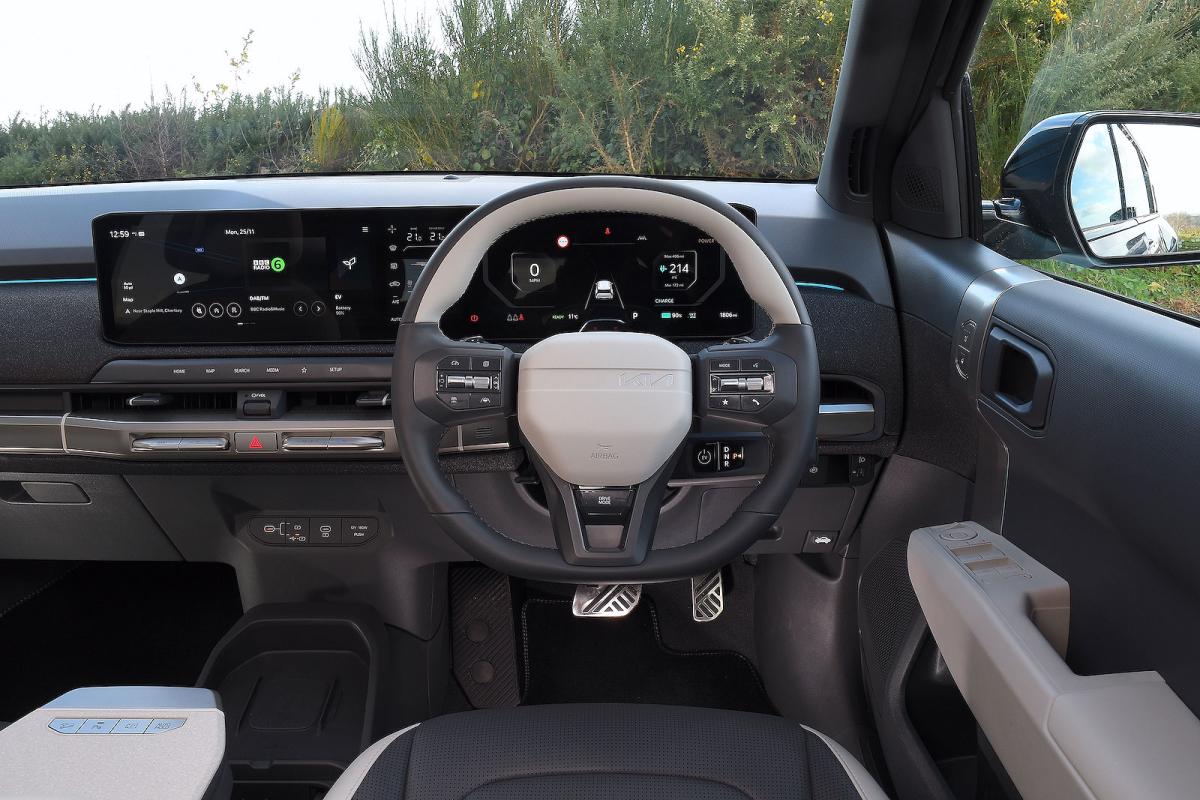 Used Kia EV3 2025-present interior dashboard