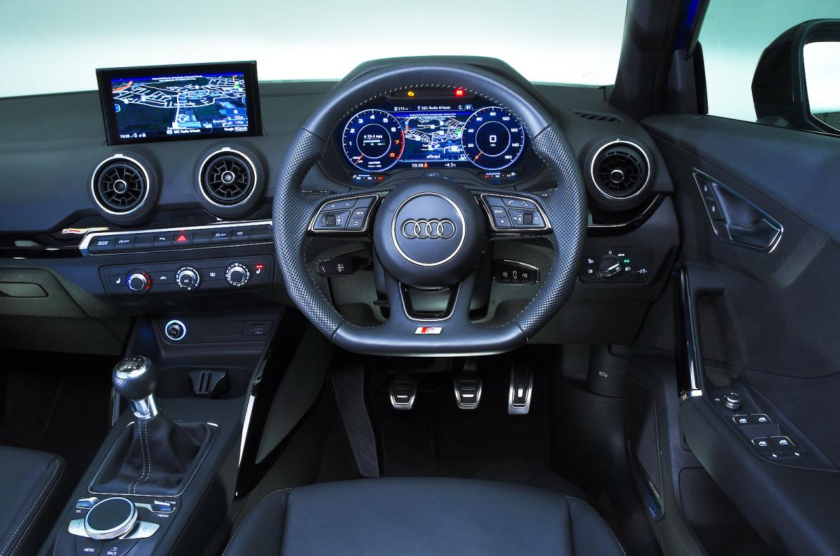 Used Audi Q2 dashboard