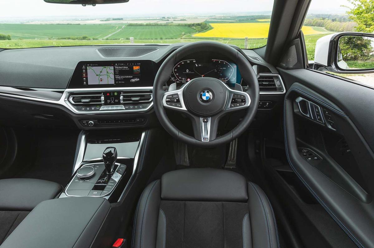 Used BMW 2 Series Coupé 2022-present interior dashboard