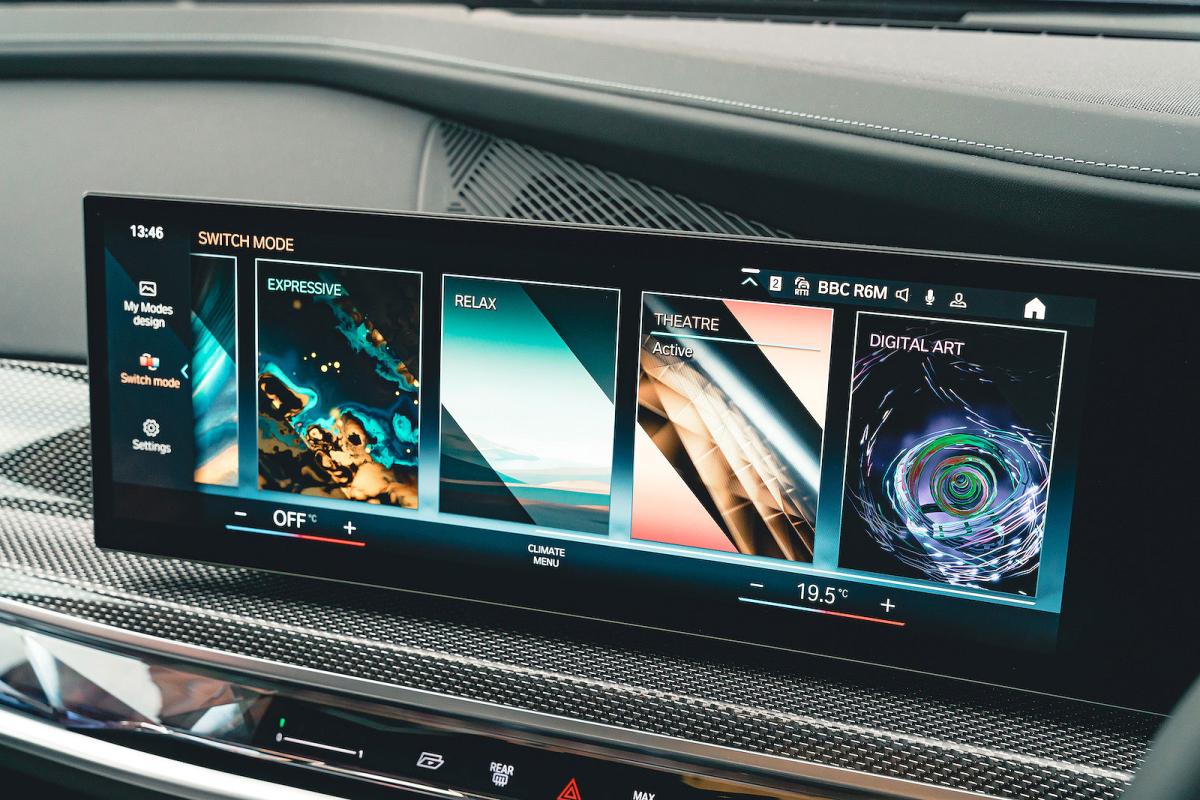 Used BMW i7 2022-present iDrive touchscreen infotainment