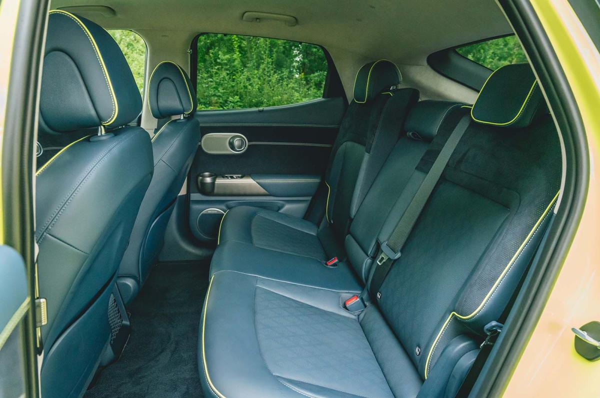 Used Genesis GV60 2022-present back seats