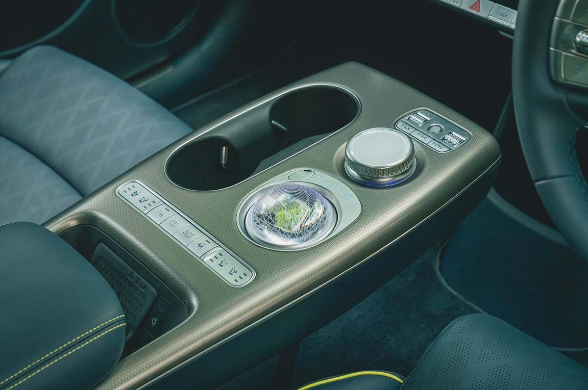 Used Genesis GV60 2022-present infotainment controls