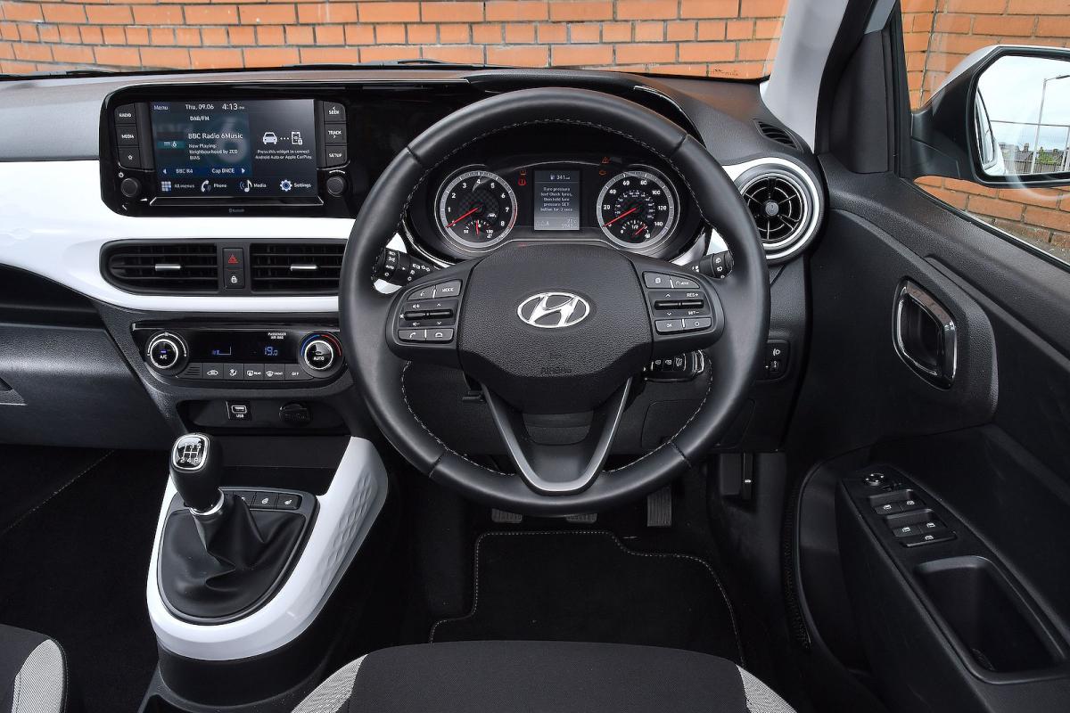 Used Hyundai i10 2020-present interior dashboard